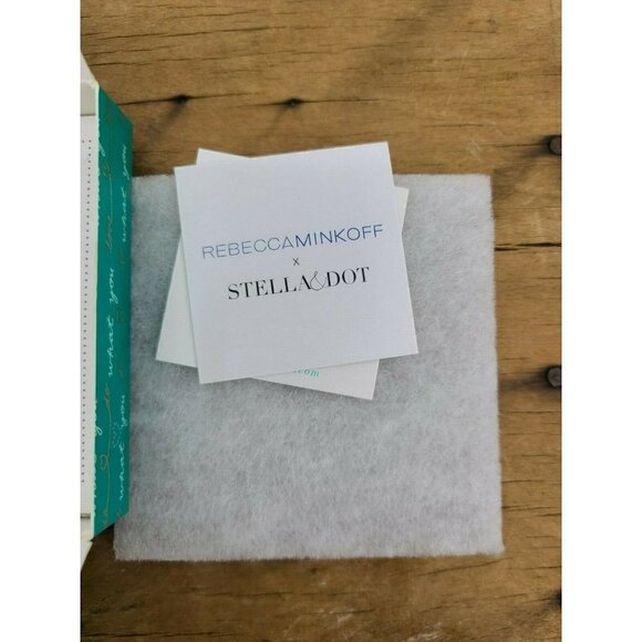 New Rebecca Minkoff x Stella & Dot Natriella Pearl Hoops Earrings Gold - Picture 3 of 5